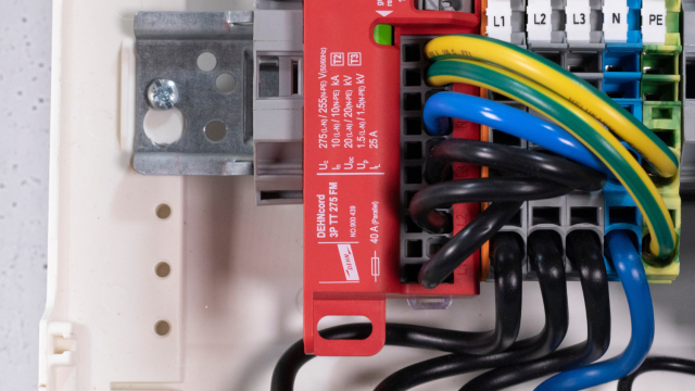 Product SPD surge protection for wallboxes DEHNcord 3P Red Line