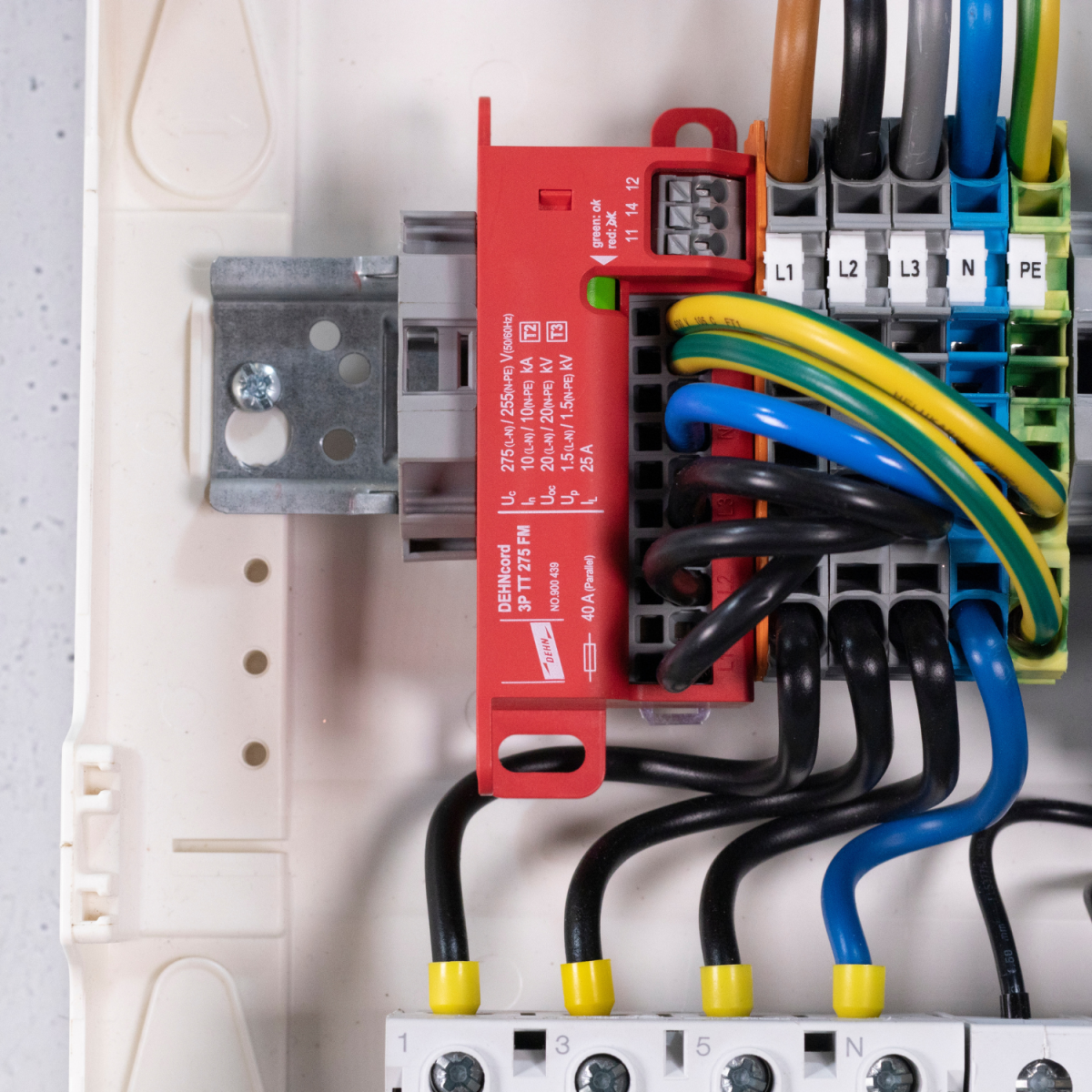 Product SPD surge protection for wallboxes DEHNcord 3P Red Line